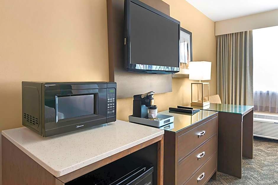 Best Western Plus Kansas City Sports Complex Hotel