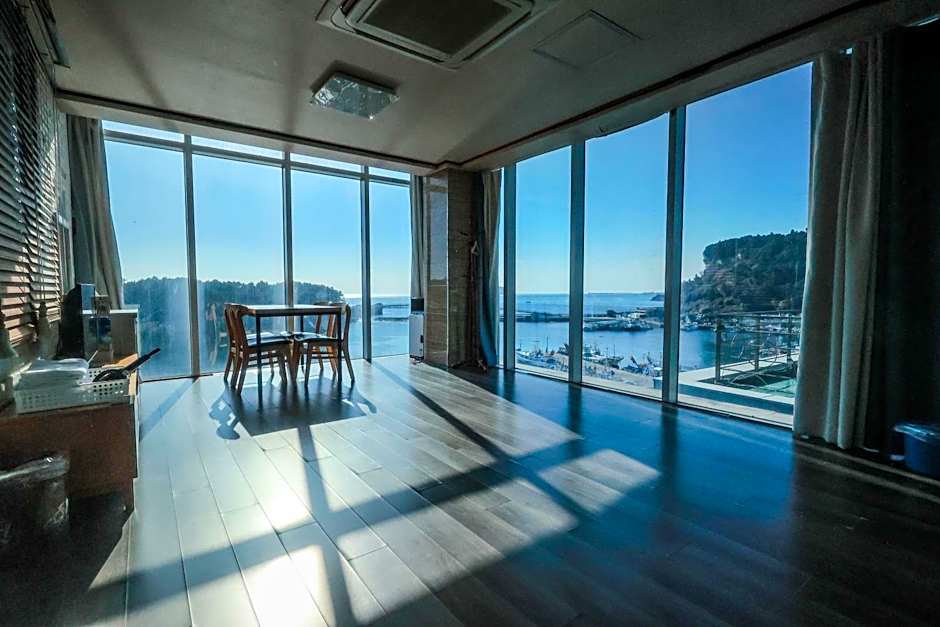 Island story pension