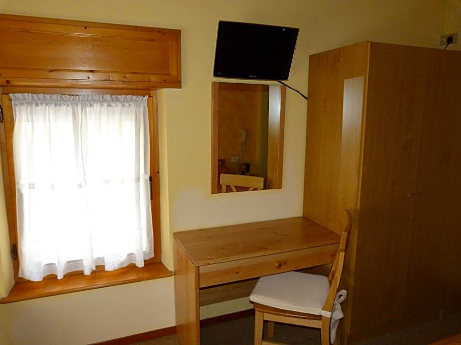 Foto 1 de 5 de Triple Room