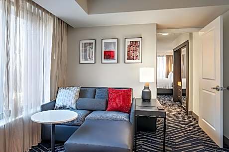 2 Bedroom Connecting Suite, Bedroom 1: 1 Queen, Bedroom 2: 1 Queen, Sofa bed