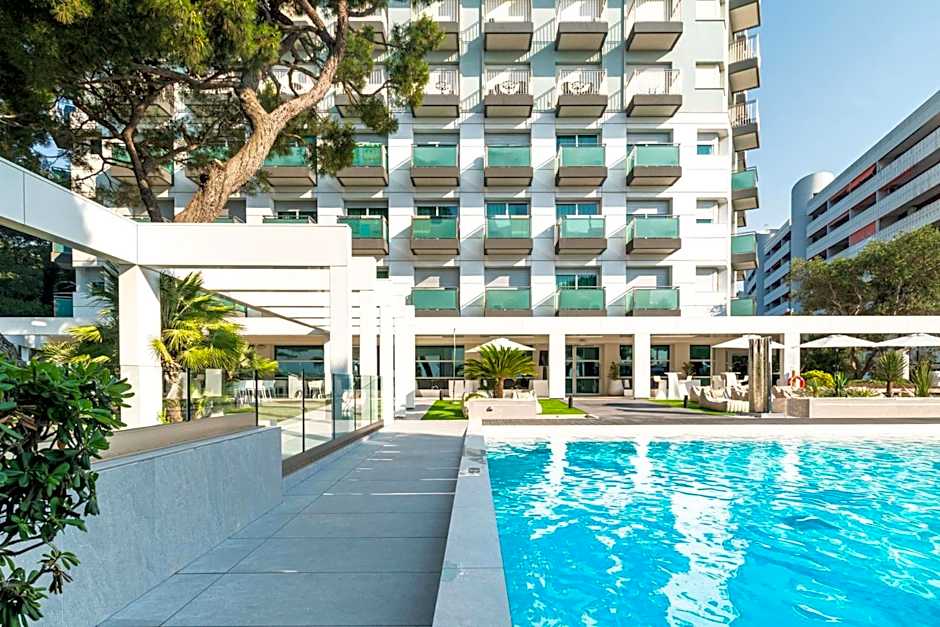International Beach Hotel
