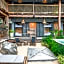 Meteora Stay & Coffeehouse Tulum