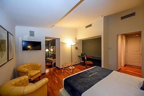 Deluxe King Suite