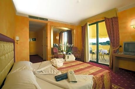 Junior Suite with Terrace