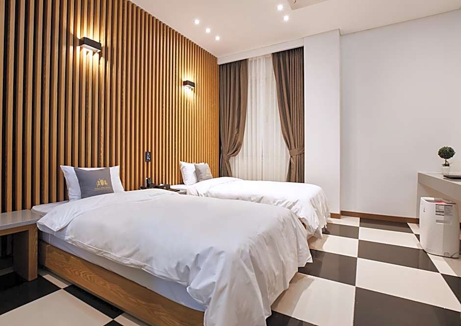 Noble Stay Hotel