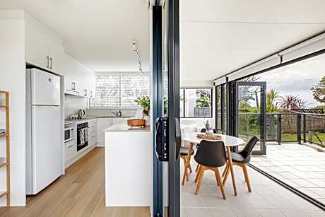 Mona Vale Surf to Tee