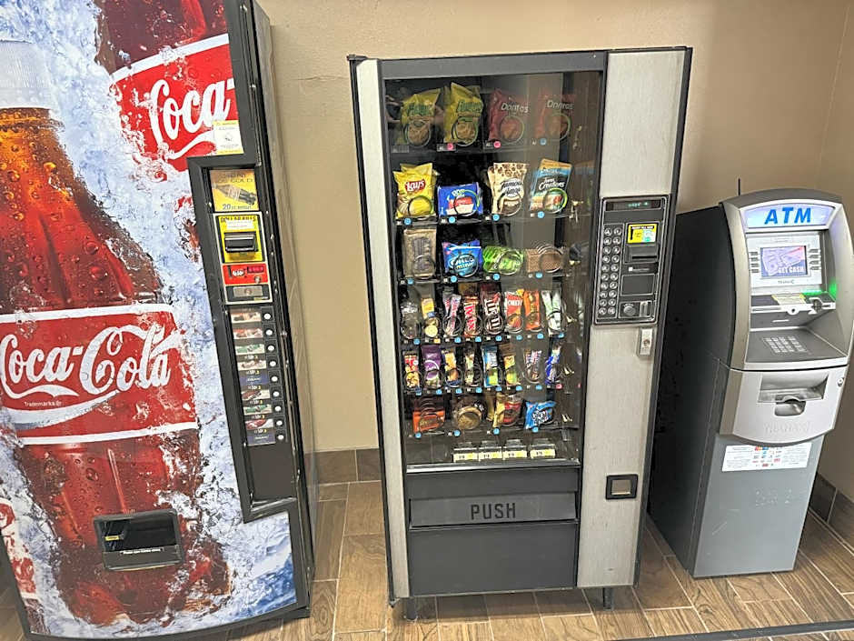 Super 8 by Wyndham Winfield-Quail Ridge Area