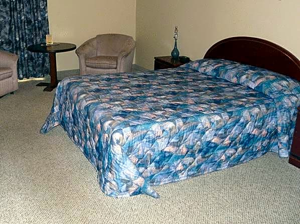 Tropicana Inn