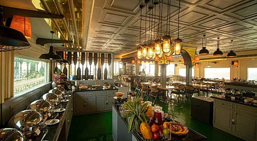 Polo Floatel Kolkata