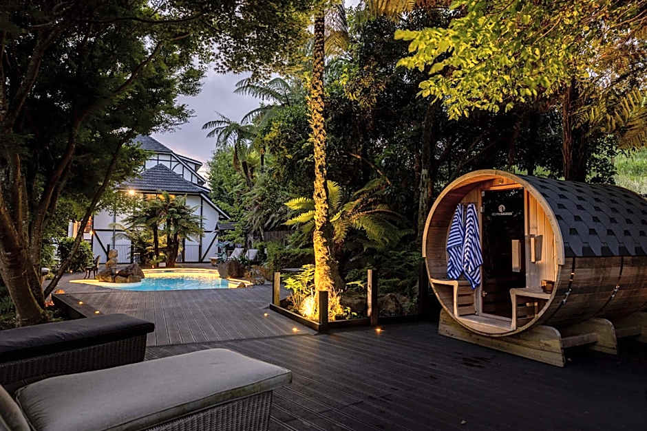 Hana Lodge