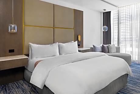 Premium Guest Room, 1 King Bed