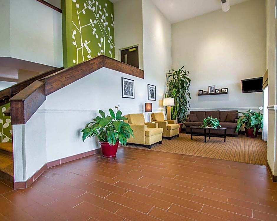 Sleep Inn & Suites Niantic North