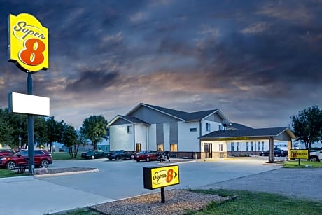Super 8 by Wyndham Belleville