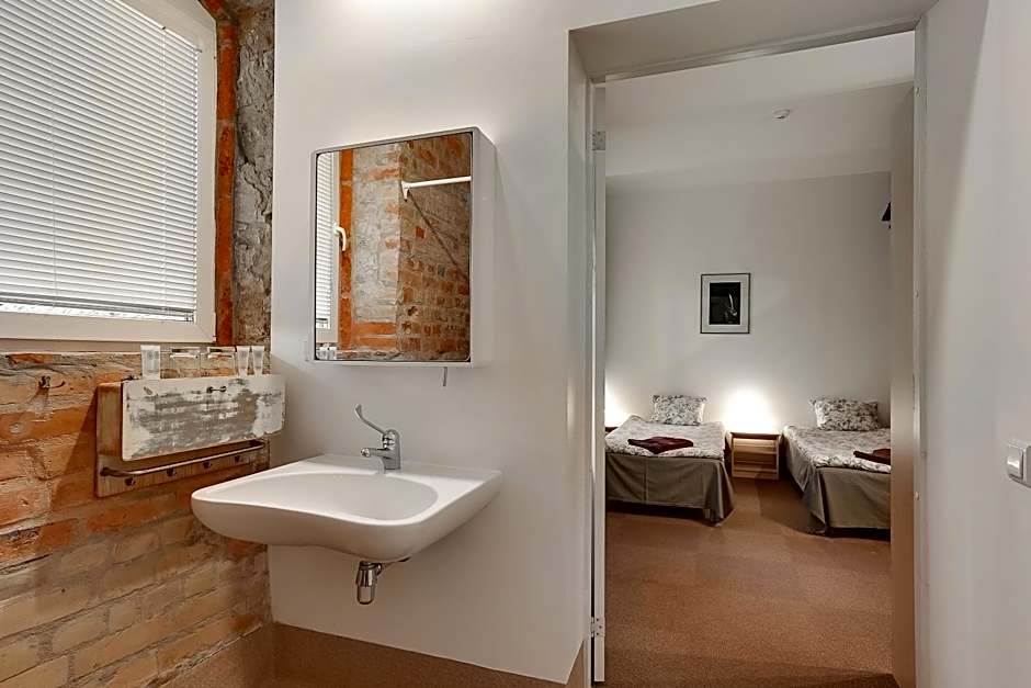 Janne Hotel with Self Check-in