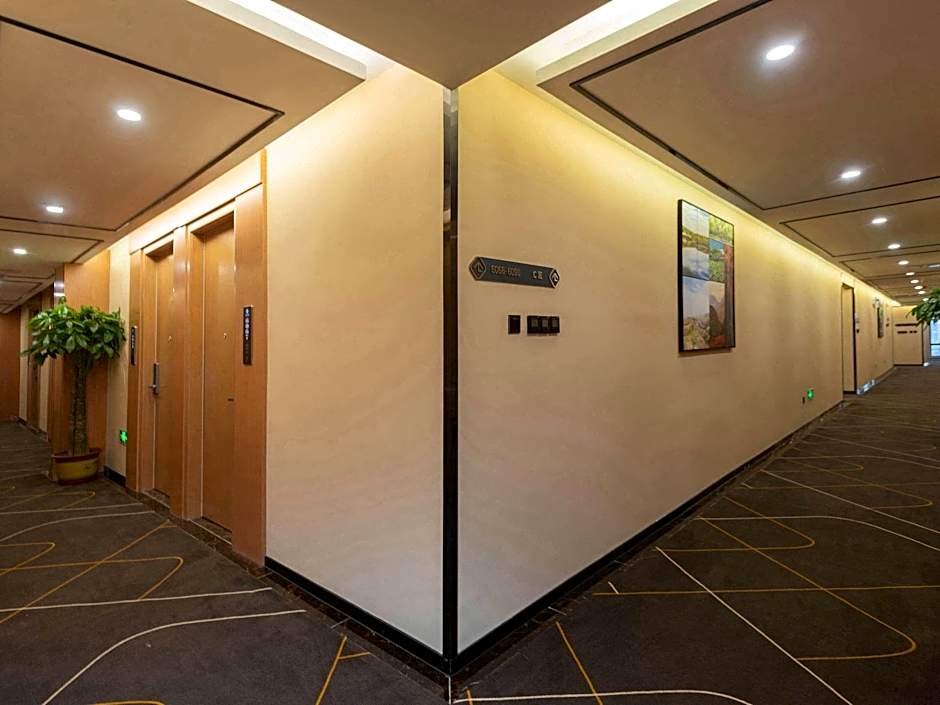 Chonpines Hotels· Tianshui Lantian City Square