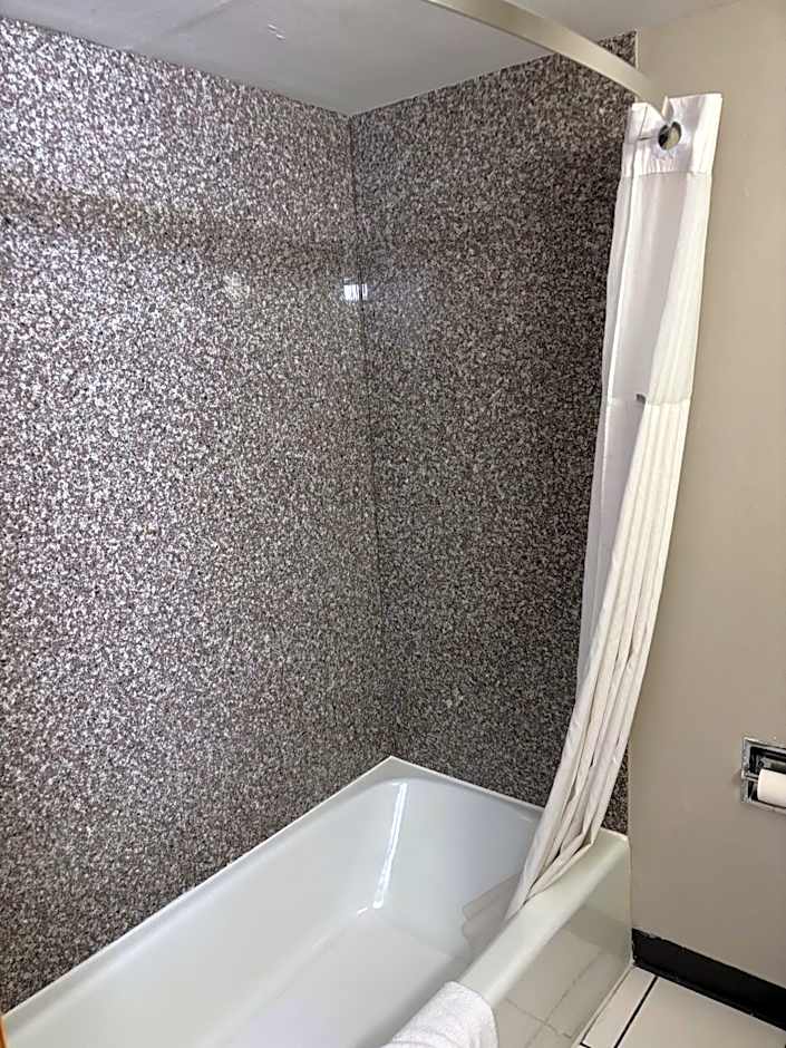 Days Inn by Wyndham West Branch Iowa City Area