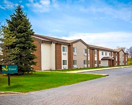 Quality Inn Chesterton near Indiana Dunes National Park I-94