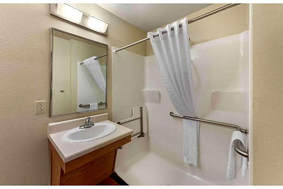 Studio 6 Extended Stay Birmingham Pelham AL
