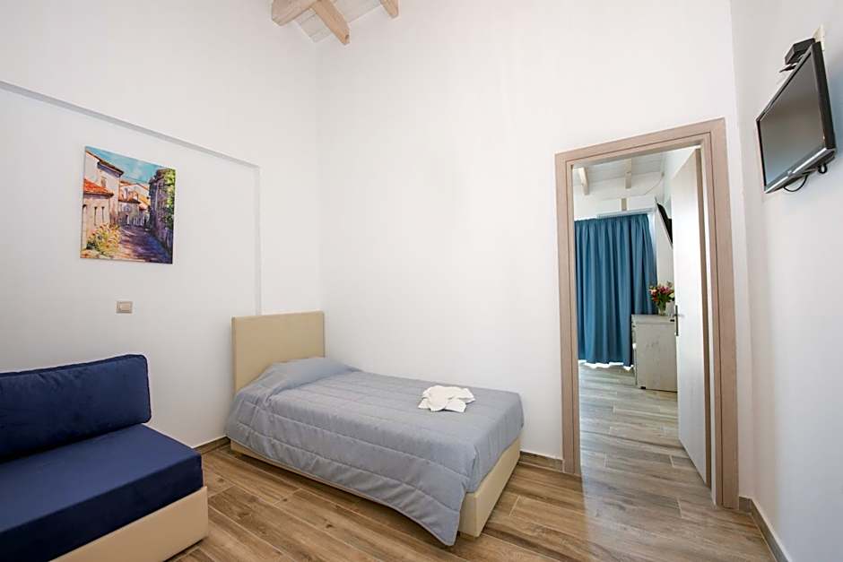 Angela Beach Hotel & Apts