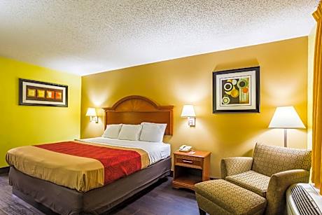 1 King Bed, Nonsmoking