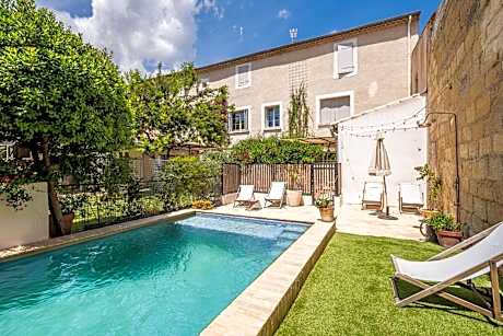 Maison 1634 - Parking, petit-dejeuner compris, proche centre, climatisation, piscine