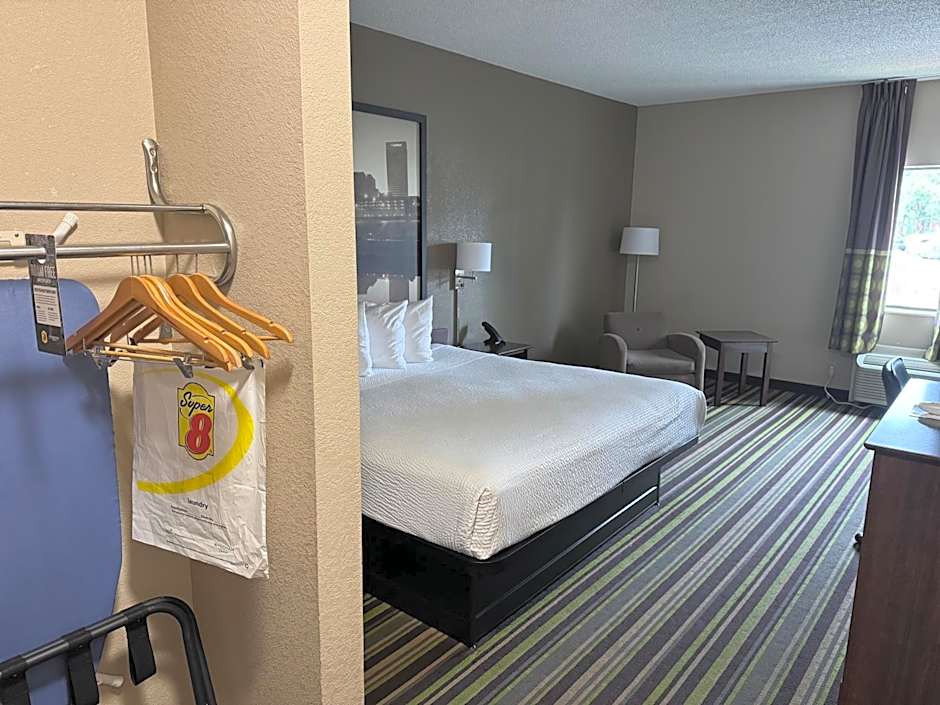 Super 8 by Wyndham Hernando