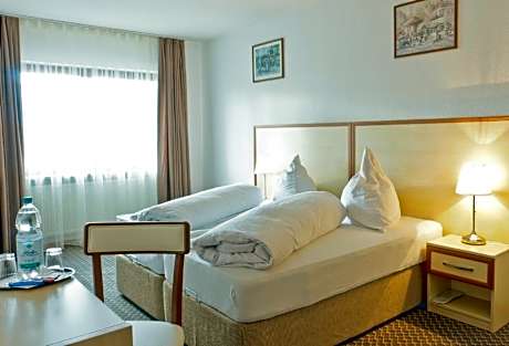 Twin Double Room (Self Check-in after 19:30 PM)