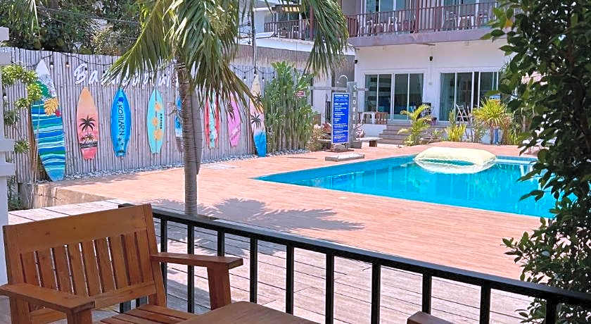 Baancaptainhook pool kohlarn