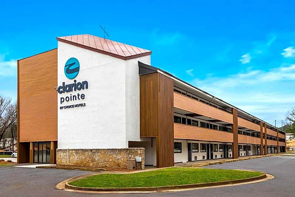 Clarion Pointe Kennesaw Town Center