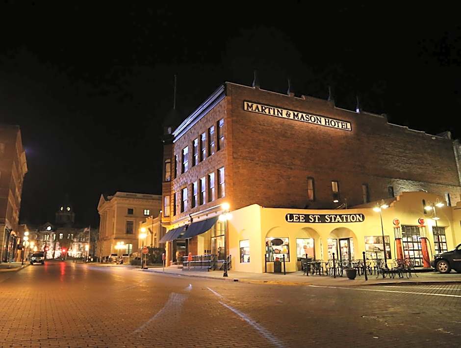 Martin & Mason Hotel