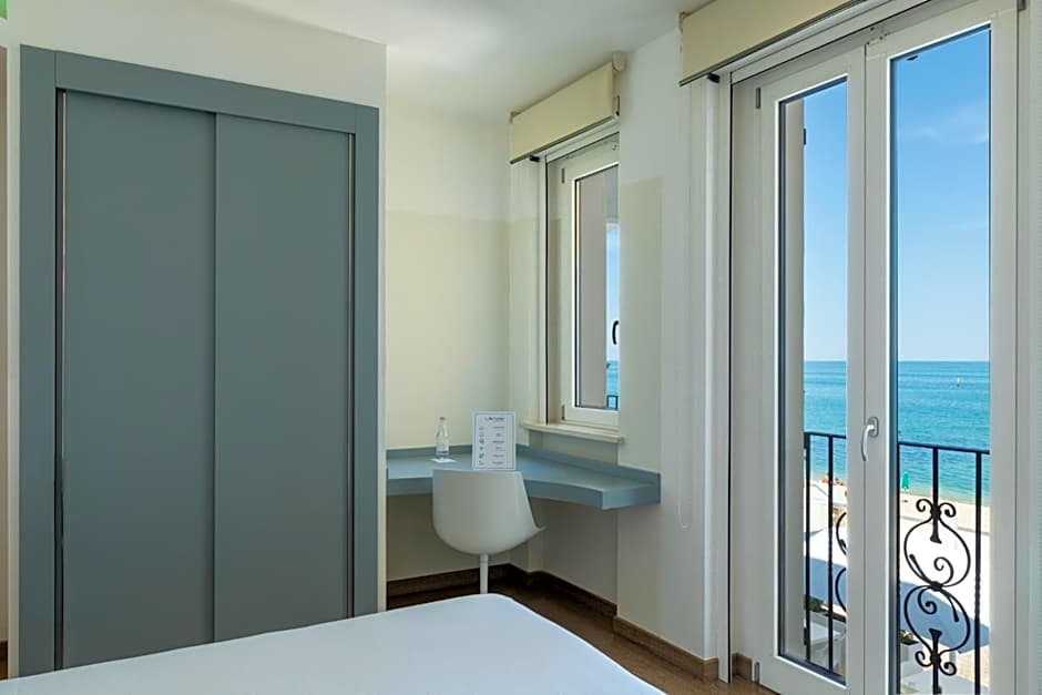 Life Hotel