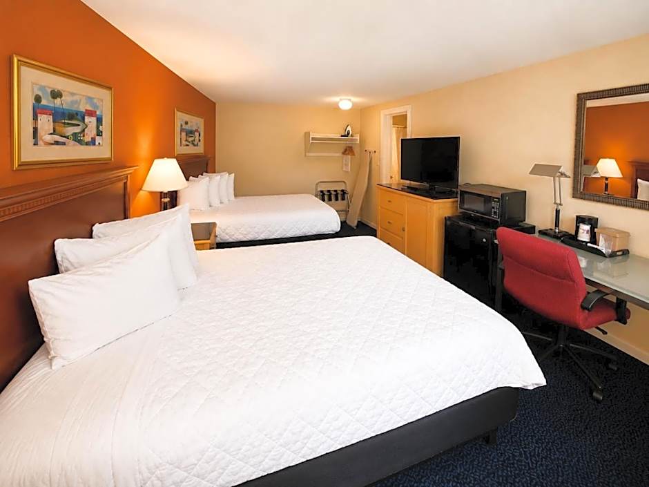 Sunset Motor Inn
