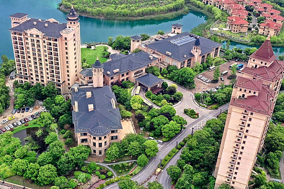 Suqian Shangyang Lake New Century Hotel