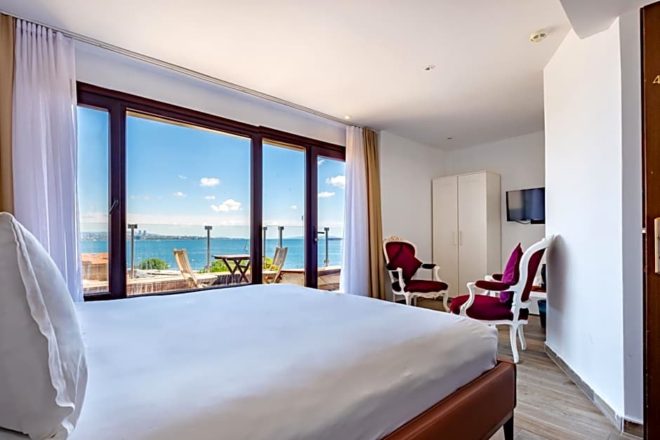 Photo 1 of 10 of Deluxe, Sea View