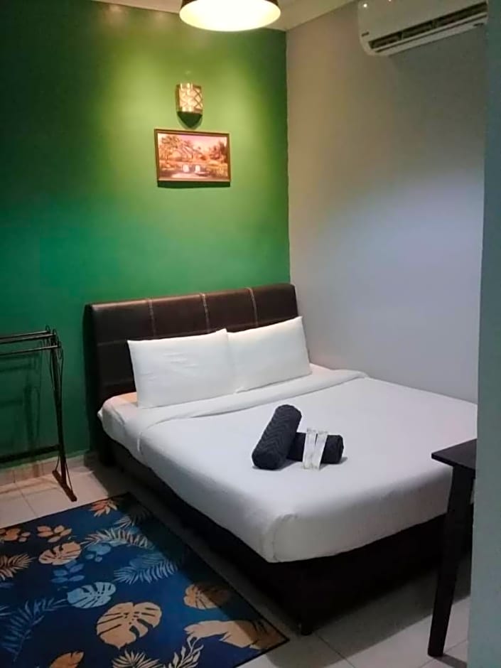 Ghazrins Hotel Dataran Larkin