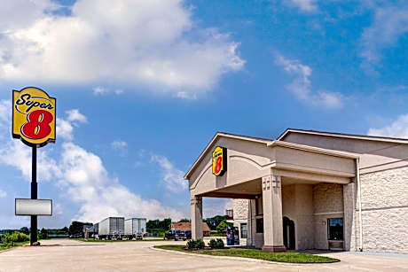 Super 8 by Wyndham Clarksville East