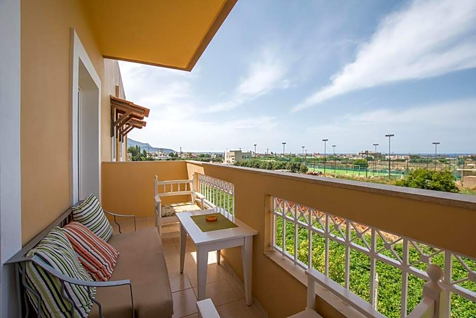 Danelis Studios & Apartments