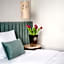Hotel H12