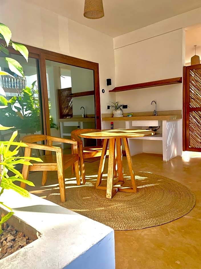 Aluna Beach Apartments
