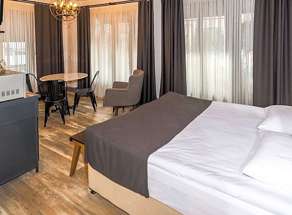 BGuest Hotel & Residence