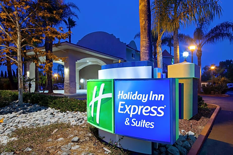 Holiday Inn Express Hotel & Suites San Diego-Escondido, an IHG Hotel