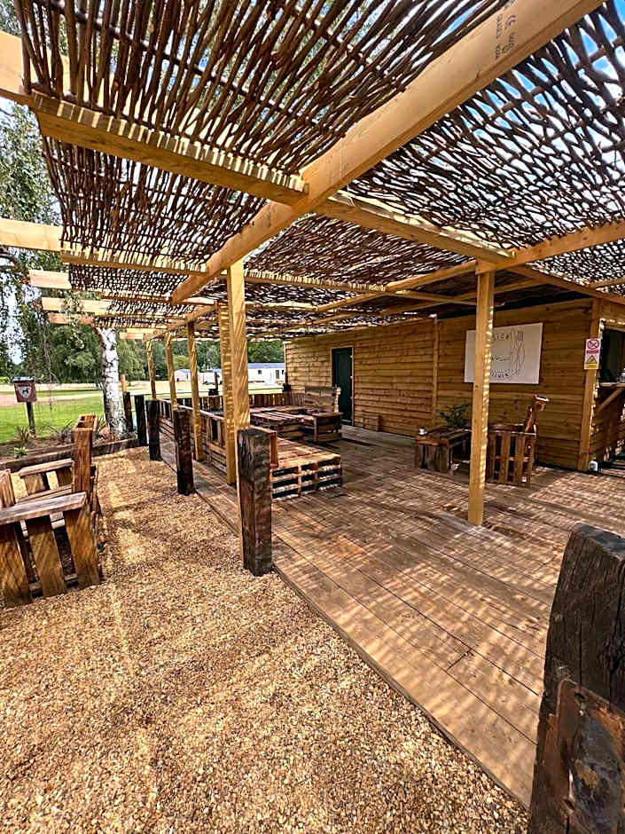 Woodlakes Park By Liv Retreats