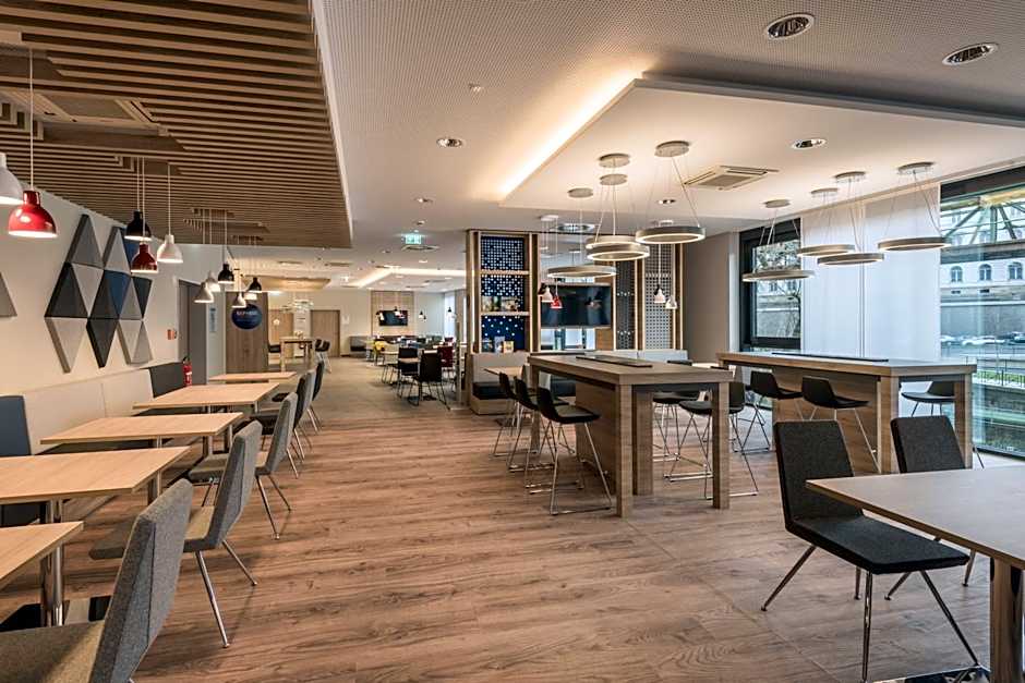 Holiday Inn Express Wuppertal Hauptbahnhof By IHG