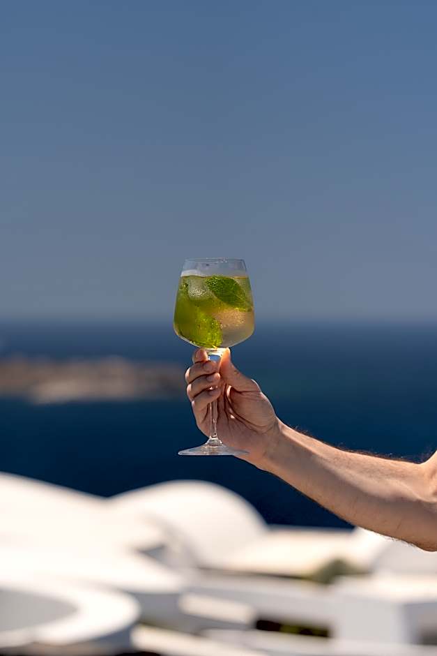 Santo Pure Oia Suites and Villas