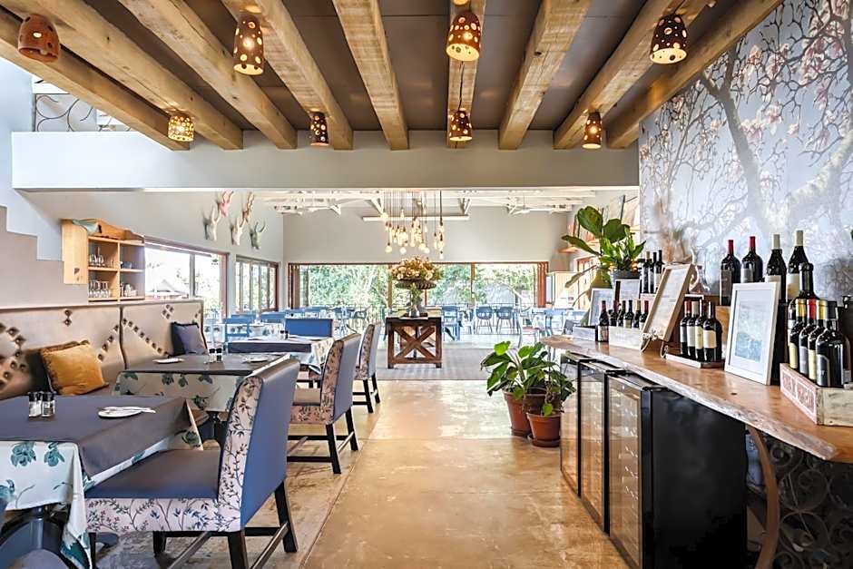 Casterbridge Hollow Boutique Hotel