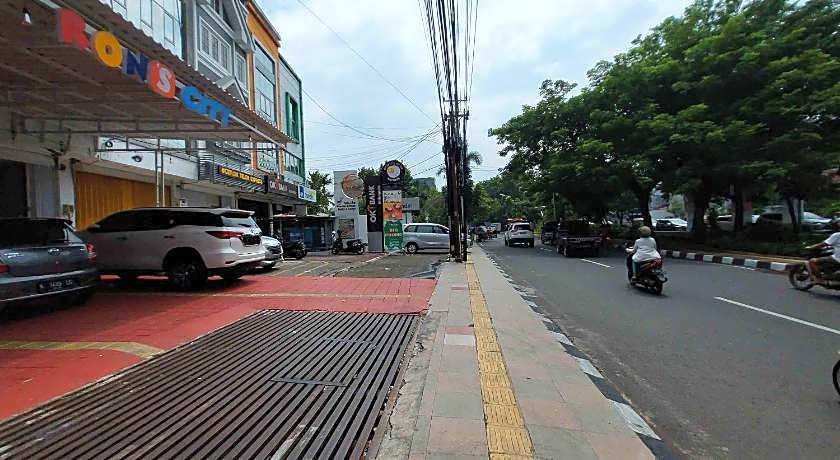 Rons City Hotel near Simpang Lima Semarang Mitra RedDoorz