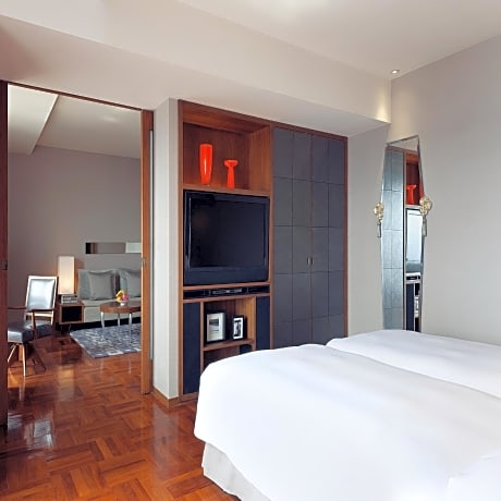 Shanghai Suite with City View