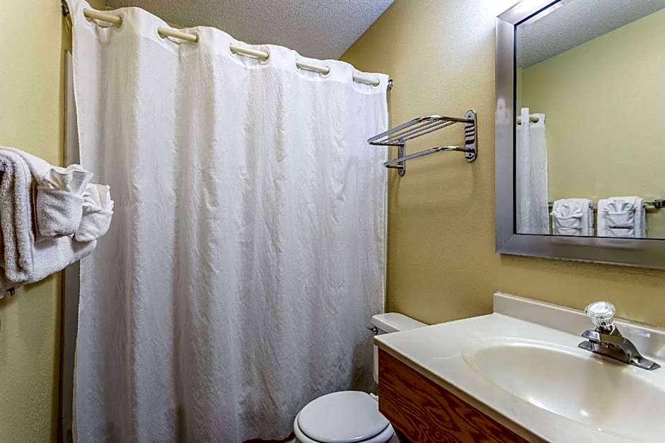 Econo Lodge Ithaca Airport