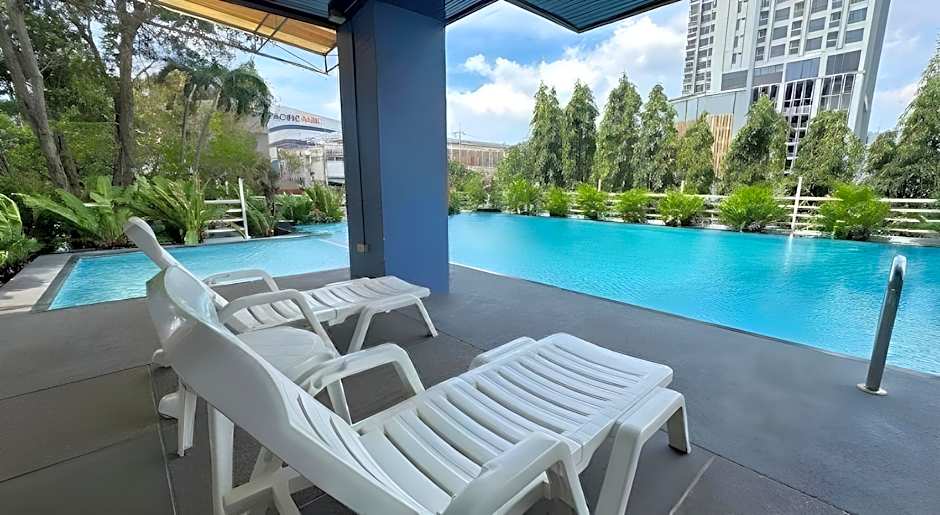 J Town serviced Apartments&hotel