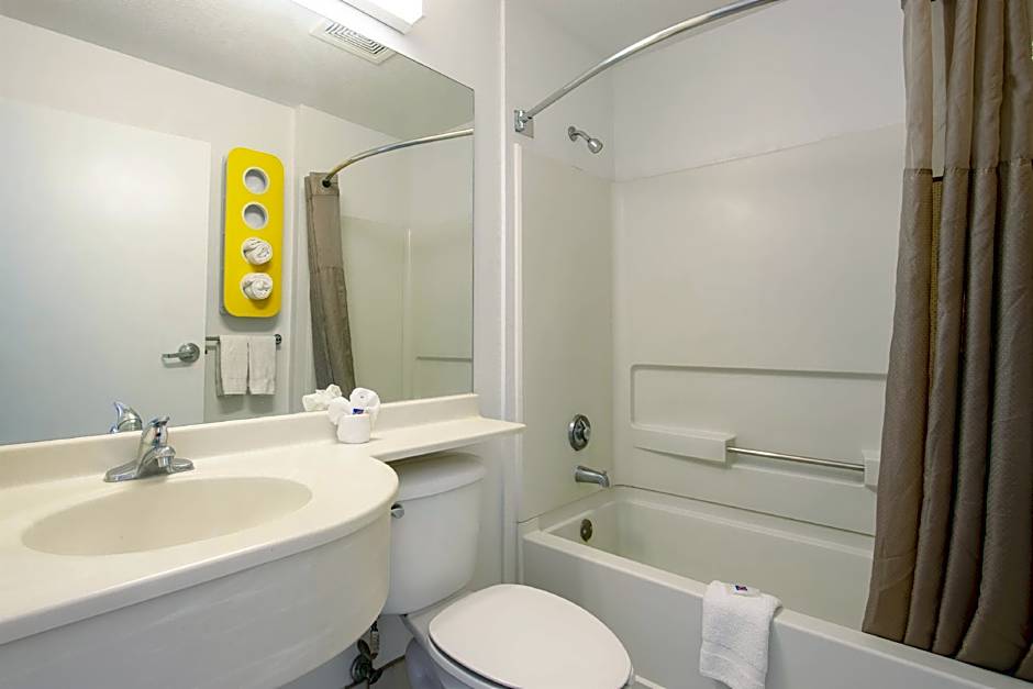 Motel 6-El Paso, TX - Southeast